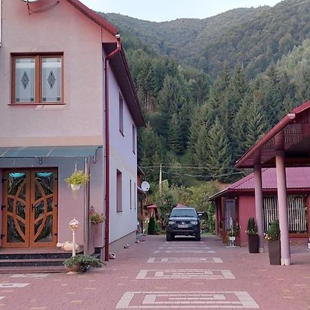 Садиба Квітка Карпат Russkaya Mokraya Esterno foto